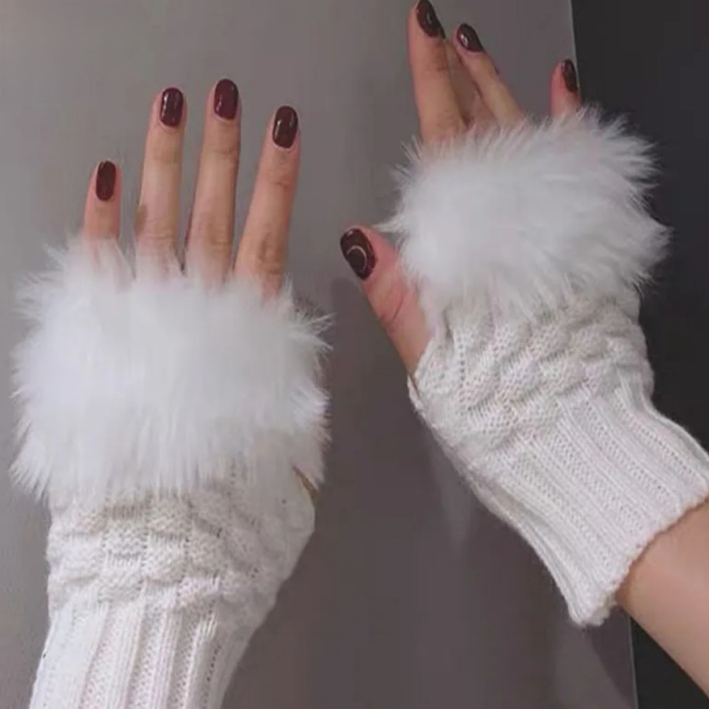 Beautiful Warn Fingerless Faux Fur Winter Gloves Short